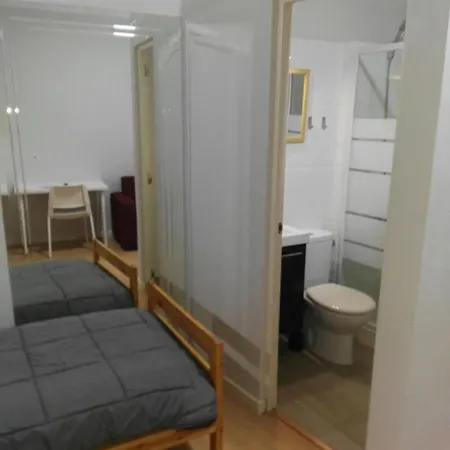 Estudios Cientouno アパート *